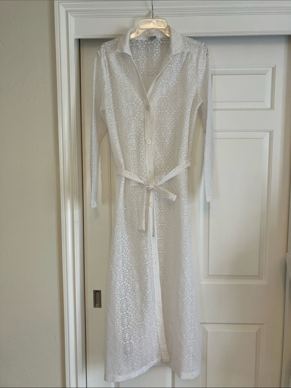 Vintage Women’s White Lace Swim Coverup Shirt Dress with Tie Waist